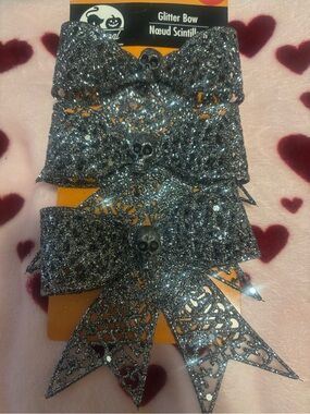 Primark Silver Glitter Skull Bow Hair Clips